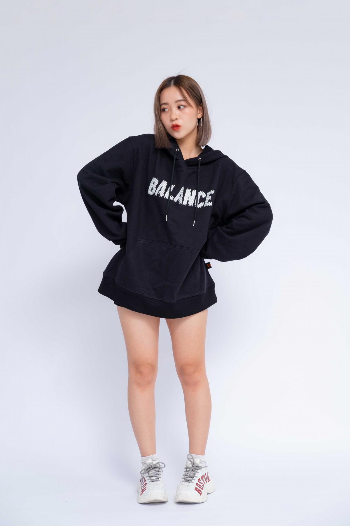 Áo Hoodie Oversized Nữ Balance R&G #1