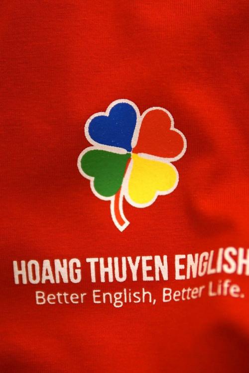 Đồng phục Trung tâm Anh Ngữ Hoàng Thuyên English